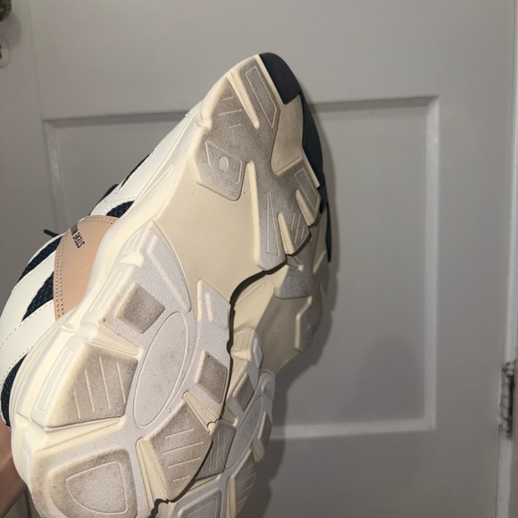 Steve Madden Sneakers - Picture 5 of 5